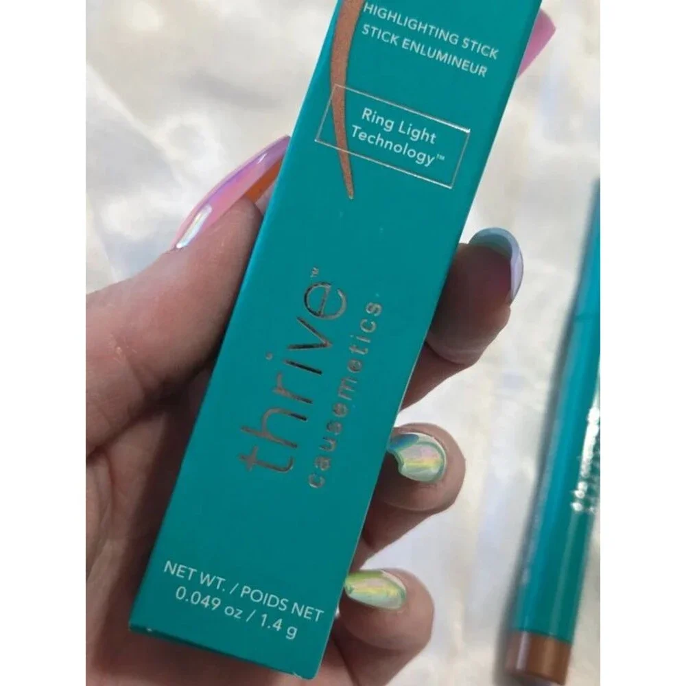Thrive Brilliant Eye Brightener Stick - Pili (cool gold shimmer)
